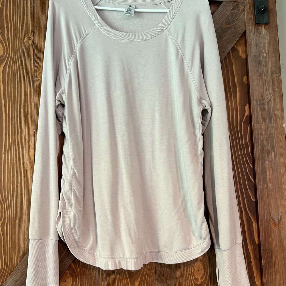 Lavender athletic long sleeve tunic top w/thumb holes